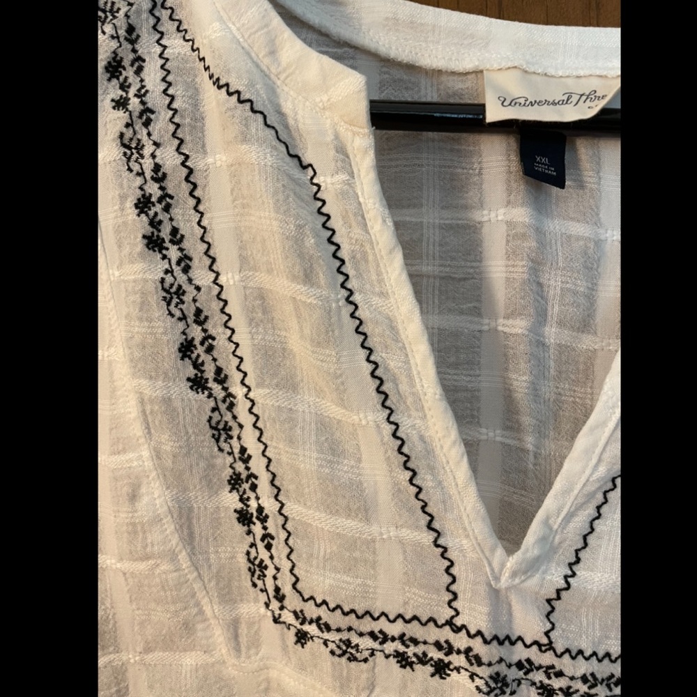Universal Thread Goods Co. Women’s Blouse